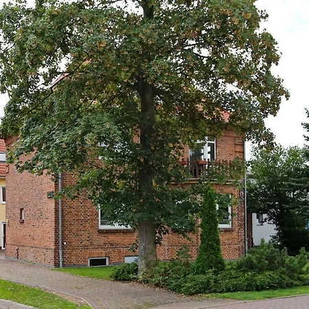 Apartment Waldstrasse 9 01 *