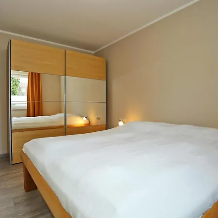 Waldstrasse 9 01 شقة *